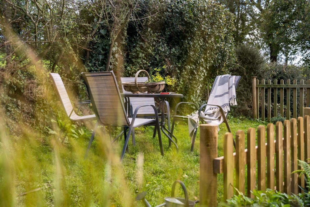 Appartamento The Stables - Charming 15Th-Century Rural Bolthole Newton Abbot Esterno foto