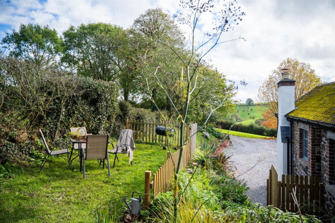 Appartamento The Stables - Charming 15Th-Century Rural Bolthole Newton Abbot Esterno foto