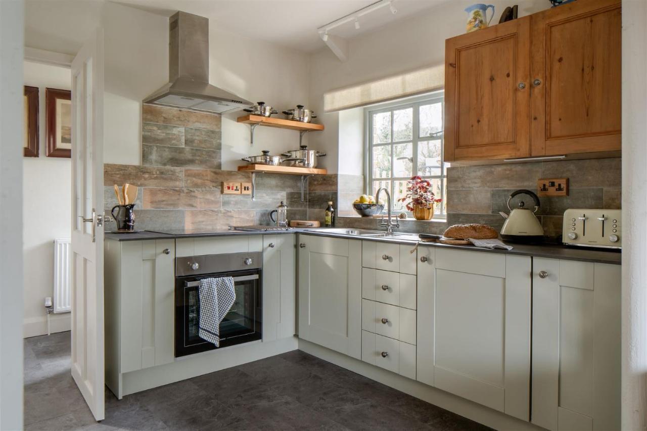 Appartamento The Stables - Charming 15Th-Century Rural Bolthole Newton Abbot Esterno foto